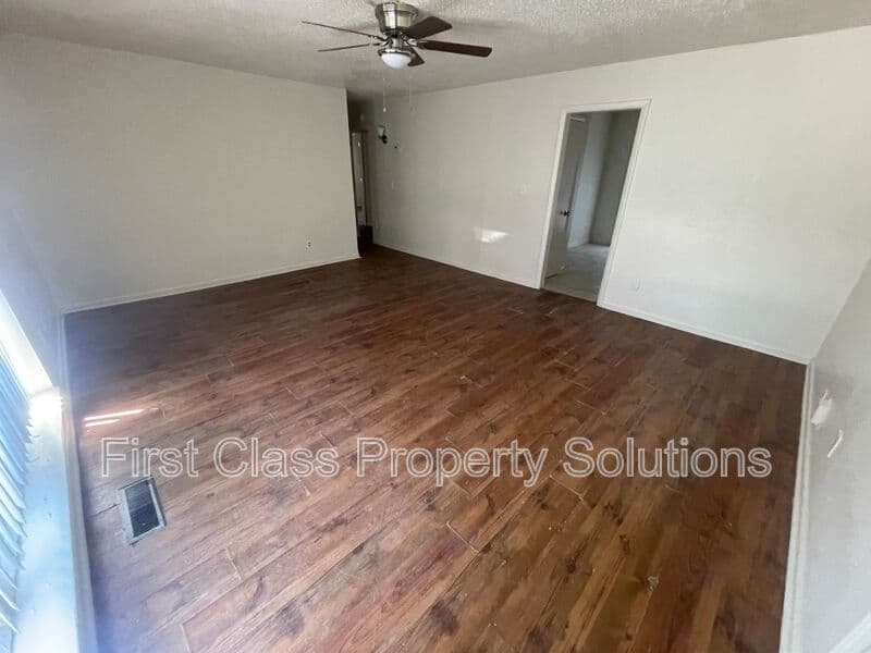 Oklahoma City House: 1731 NW 32nd St