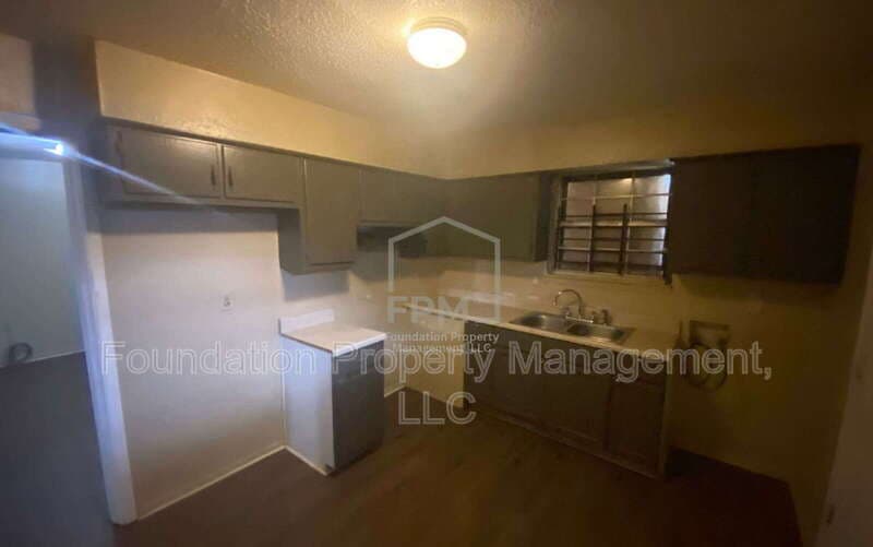 Memphis House: 1137 South Parkway East