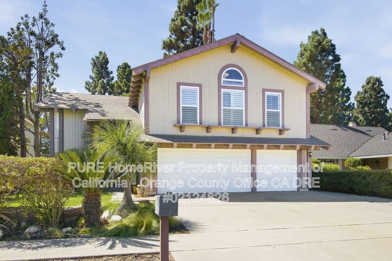 Irvine House: 4922 Rochelle Ave