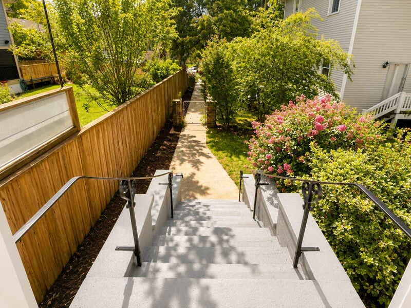 Savannah House: 830 E Park Ave