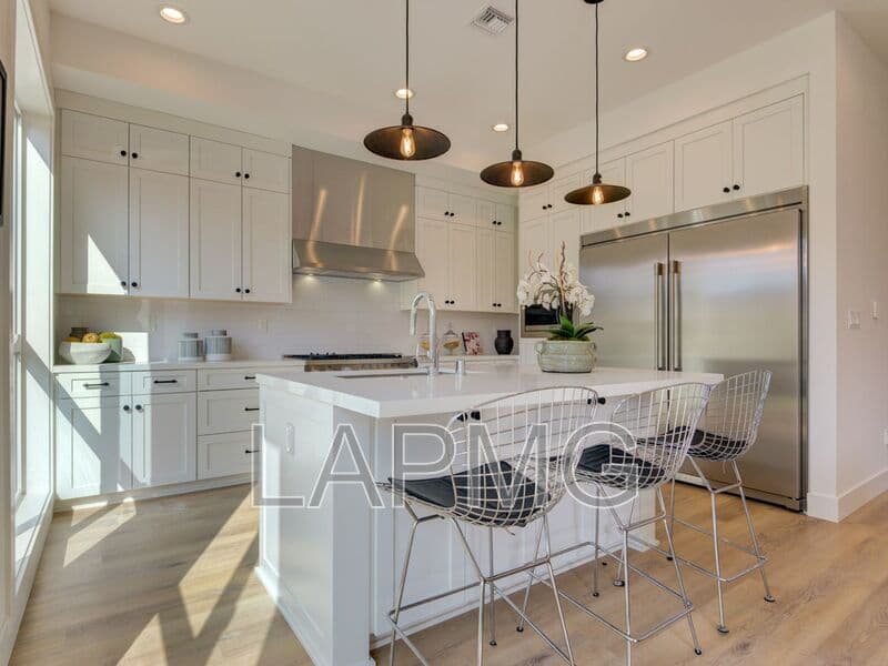 Los Angeles House: 6016 Comey Ave