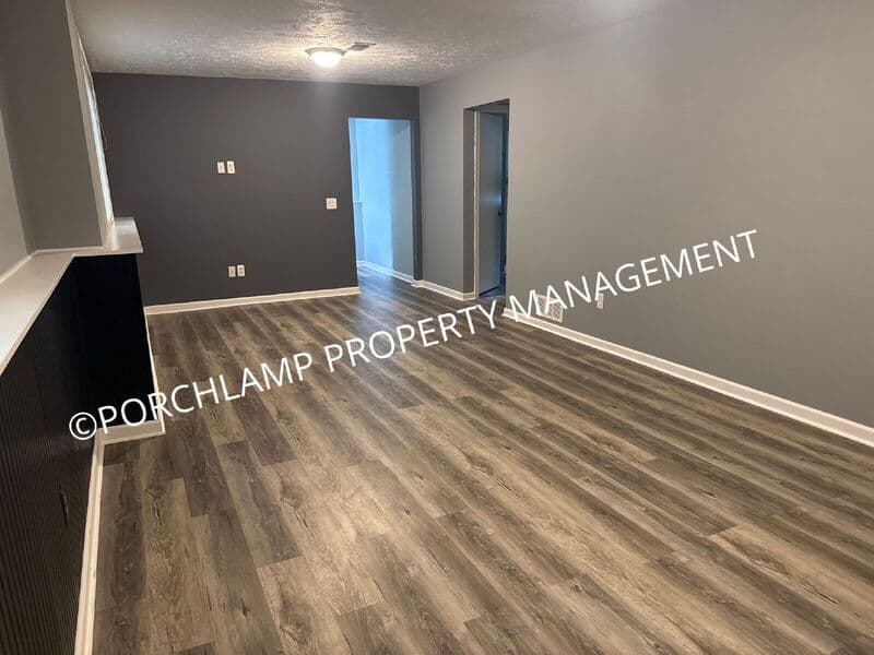 Grand Rapids House: 6235 Cascade Road Southeast