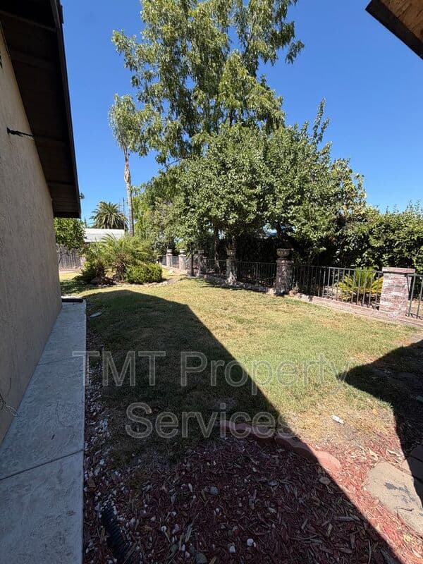 Stockton House: 930 Graywood Circle