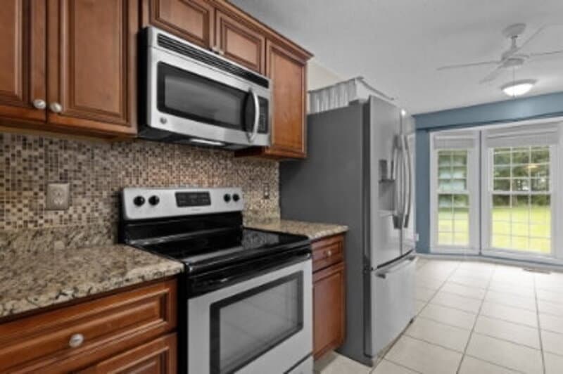 Fayetteville House: 810 Whispering Pines Road