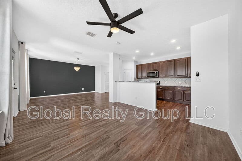 New Braunfels House: 174 Buttercup Bnd