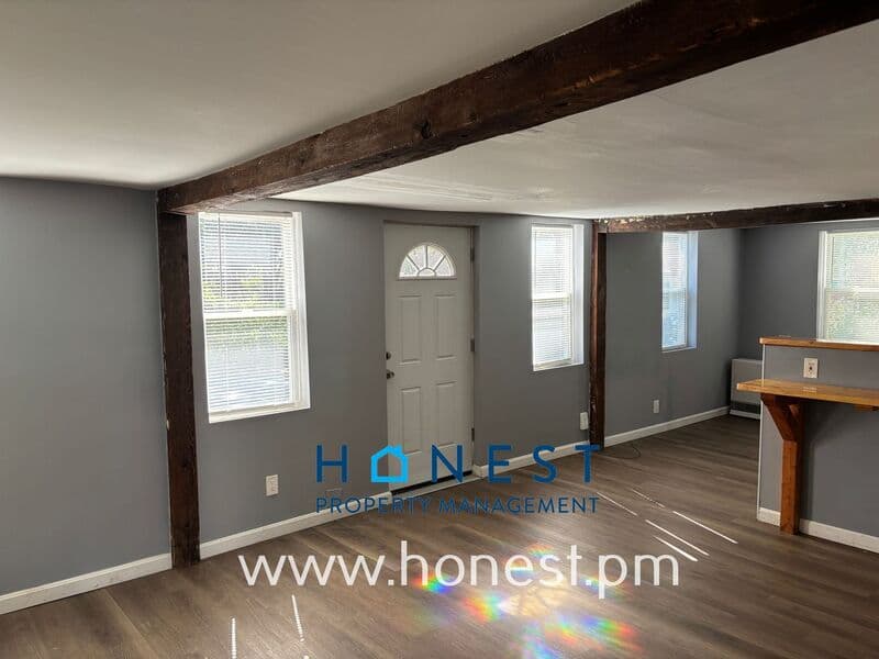 Topsham Condo: 8 Green Street