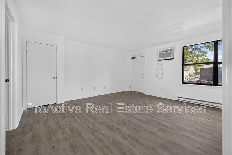 Norfolk Condo: 1436 Picadilly Street - E