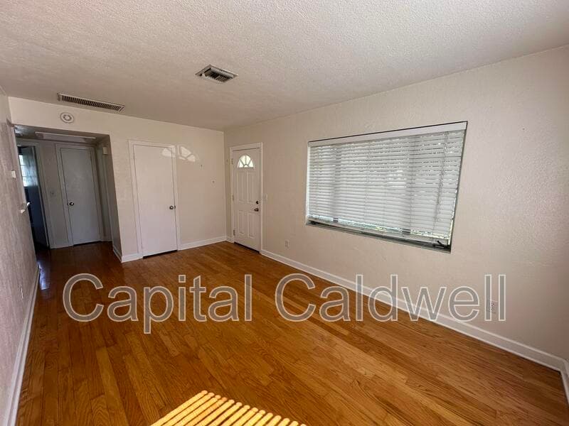 Clearwater House: 18 N Meteor Ave