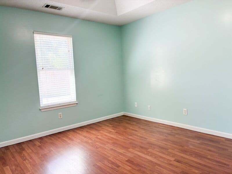 Rincon House: 105 E 9th St