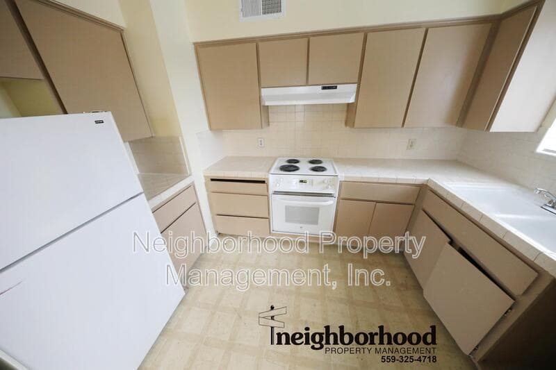 Fresno Condo: 2029 West Shields Avenue - 202