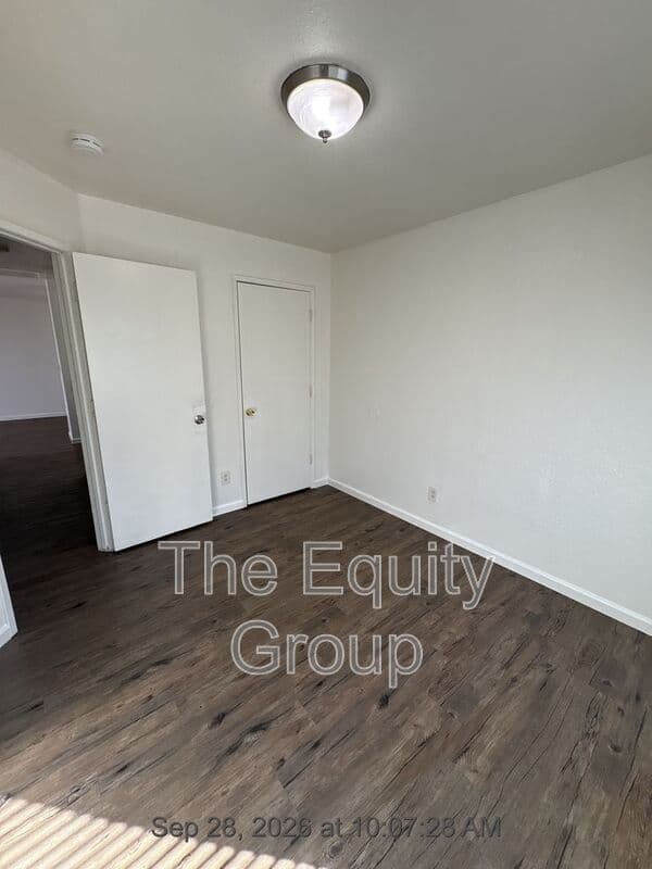 Tulare House: 107 West Sonora Avenue
