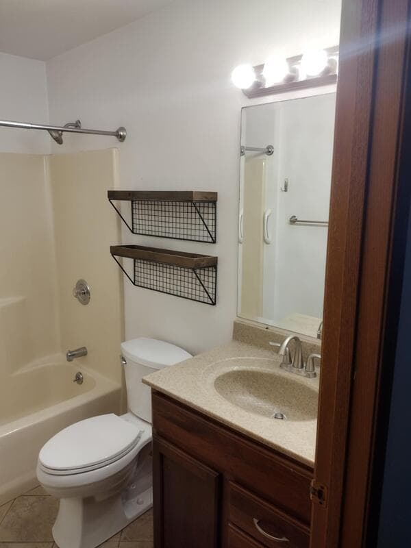 Oshkosh Condo: 1103 Arthur Avenue