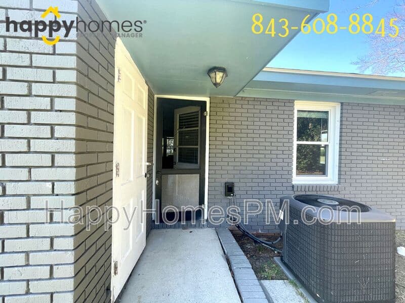 Charleston House: 1559 Brookbank Avenue