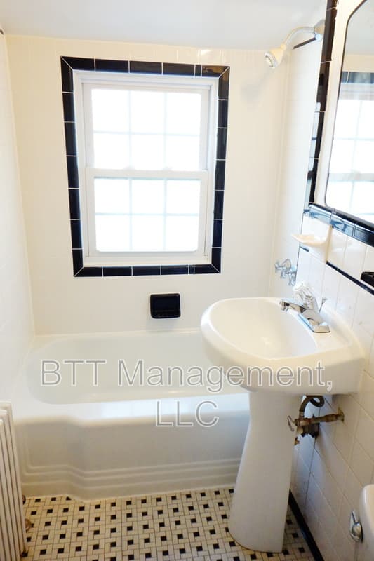 Takoma Park Condo: 806 Houston Avenue