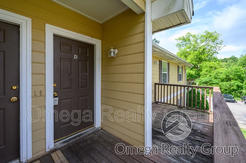 Jemison Condo: 156 Patton St W