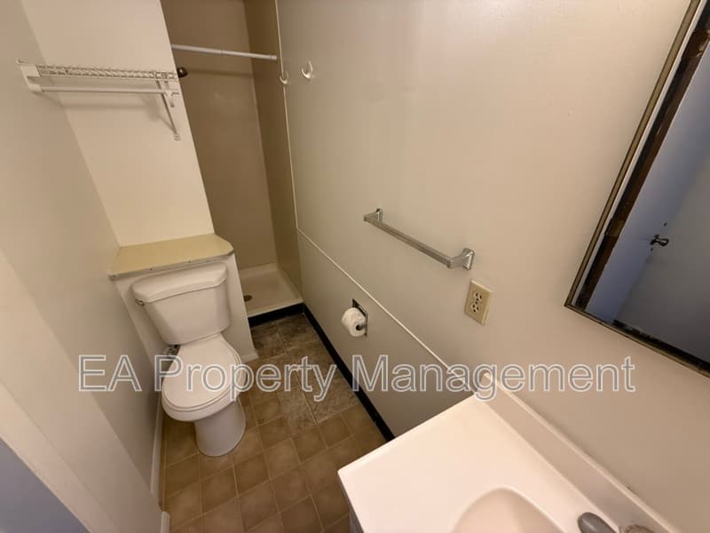 Albuquerque House: 7700 McKnight Ave NE
