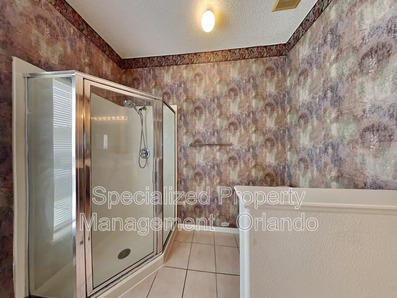 Deltona House: 3233 Kings Ridge Ter