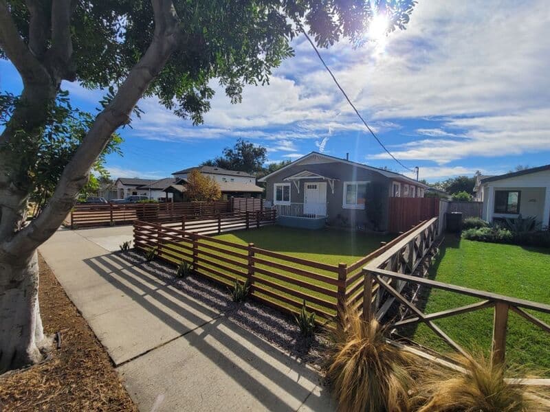Pasadena House: 648 W Howard Street