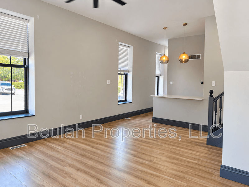 St. Louis House: 2012 S. 12th St - 1F