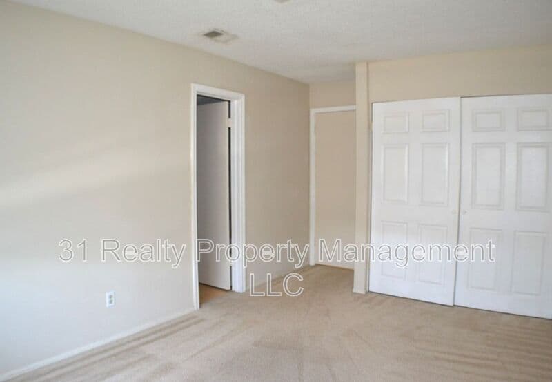 Dallas House: 5616 Harvest Hill Rd