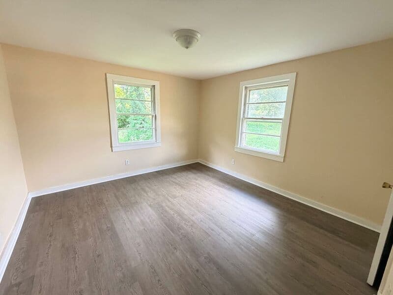 Birmingham House: 4217 43rd Avenue N