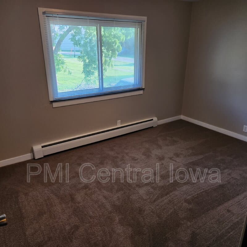 Waukee Condo: 450 Laurel St