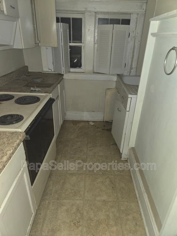 East Alton House: 136 Illinois St