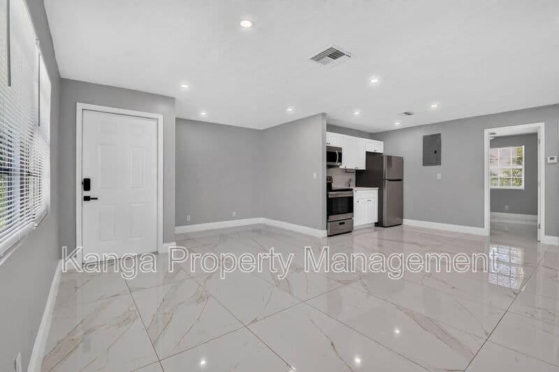 West Palm Beach Condo: 812 13th St