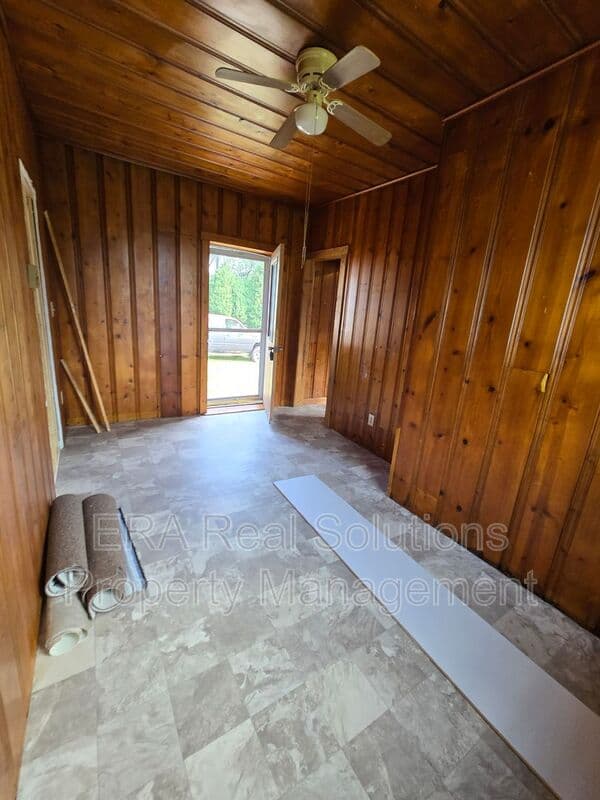 Midland Condo: 122 St Rt 28