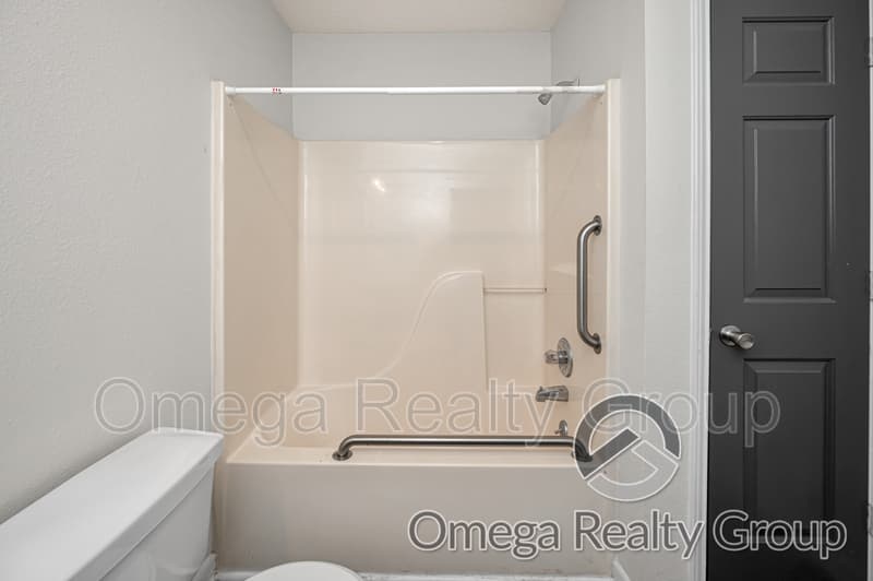 Columbiana Condo: 100 Egg And Butter Rd