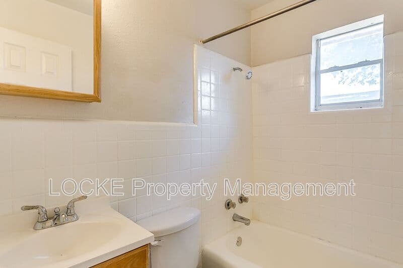 Fort Worth House: 3421 South University Drive