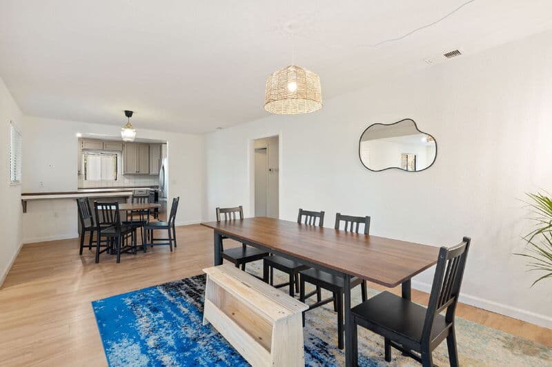 Carmichael House: 2122 Gunn Road
