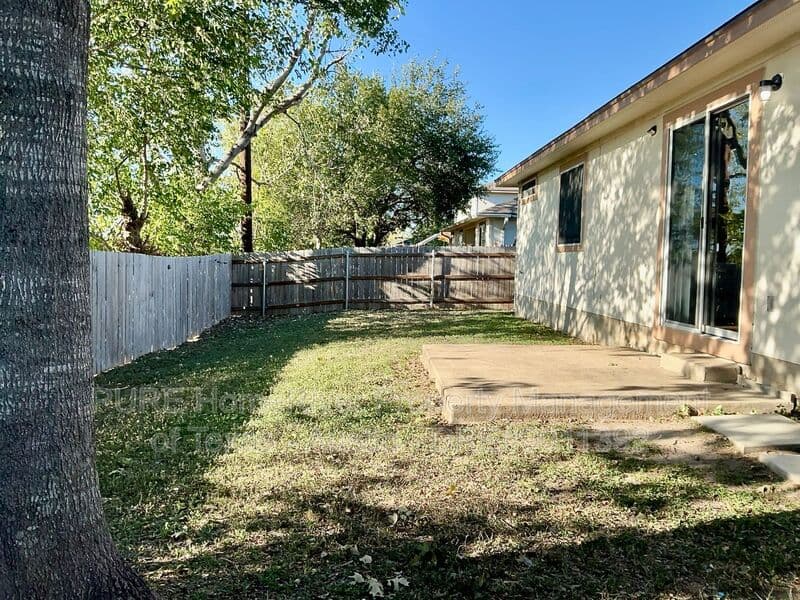 Taylor House: 3003 Tyler LN