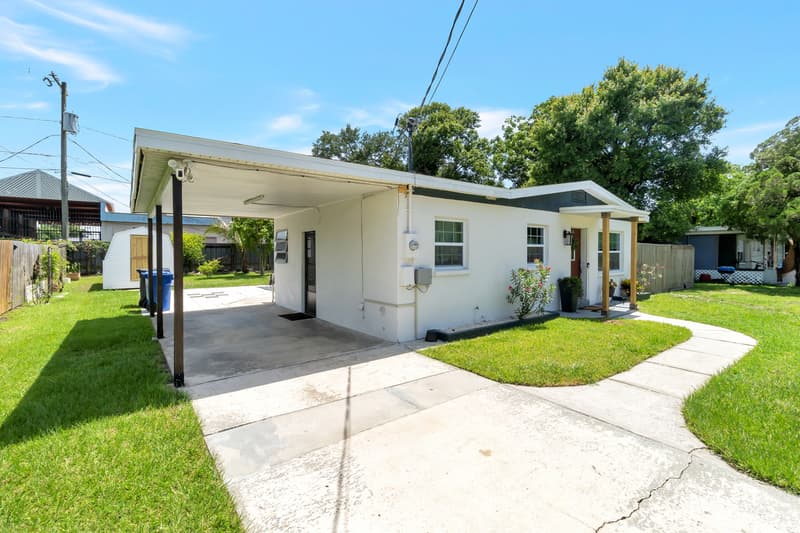 Tampa House: 7703 Southside Lane