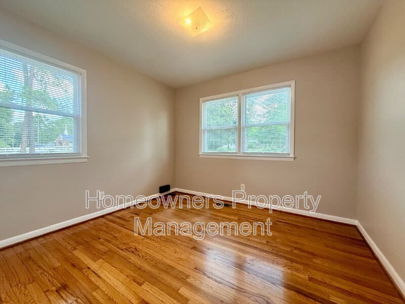 Spring Lake House: 815 McNeil St