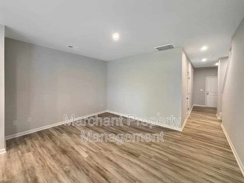 Greer Townhome: 154 Randwick Lane