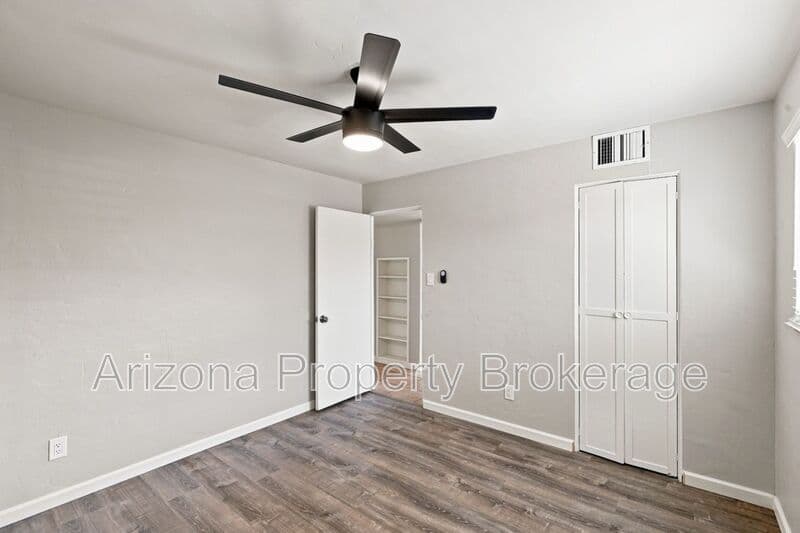 Phoenix House: 3302 W. Solano Dr. South