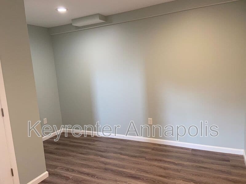 Crownsville House: 840 Valentine View