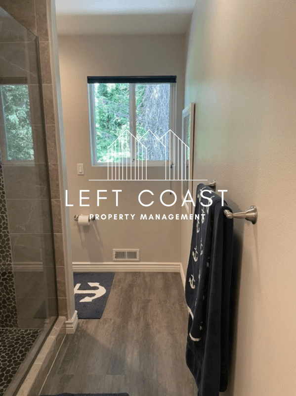 Lincoln City House: 1545 Northeast Regatta Way
