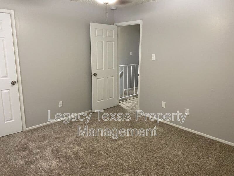 CLEBURNE Condo: 1503 N Nolan River Rd