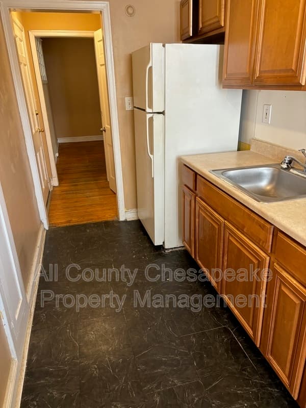 Dundalk Condo: 15 Center Pl