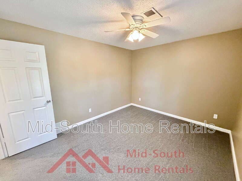Memphis House: 5667 Crievewood Dr