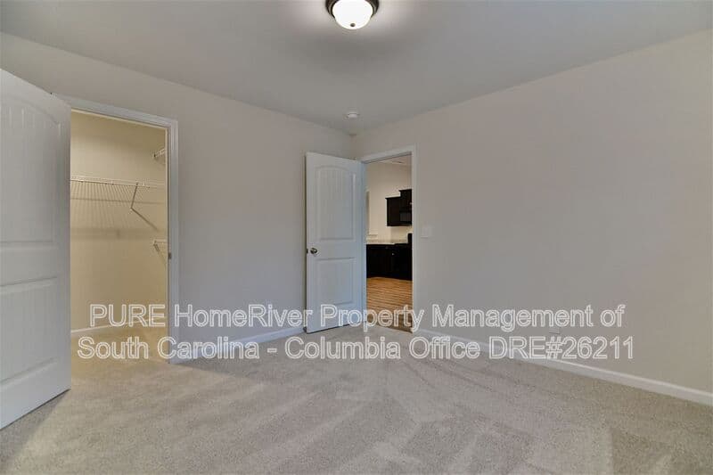 Columbia House: 416 Pitchling Dr