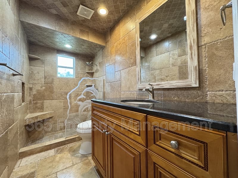 Spring Hill House: 6153 Mountain Way Avenue