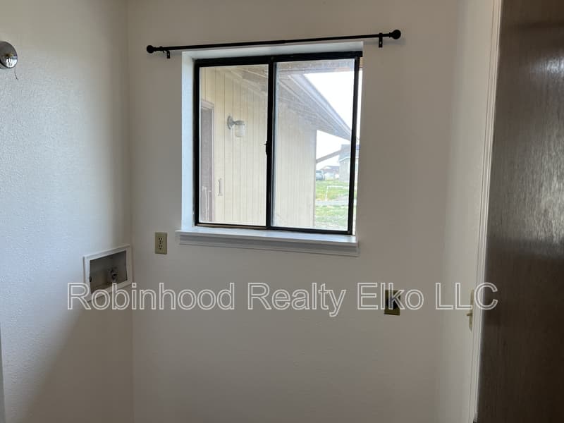 Spring Creek Condo: 395 Parkchester Drive #1