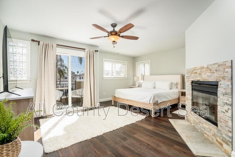 Huntington Beach House: 621 8th St