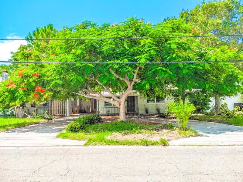 St. Petersburg House: 10520 54th Avenue North