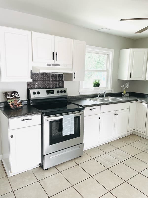 Fayetteville House: 1842 Dewsberry Place