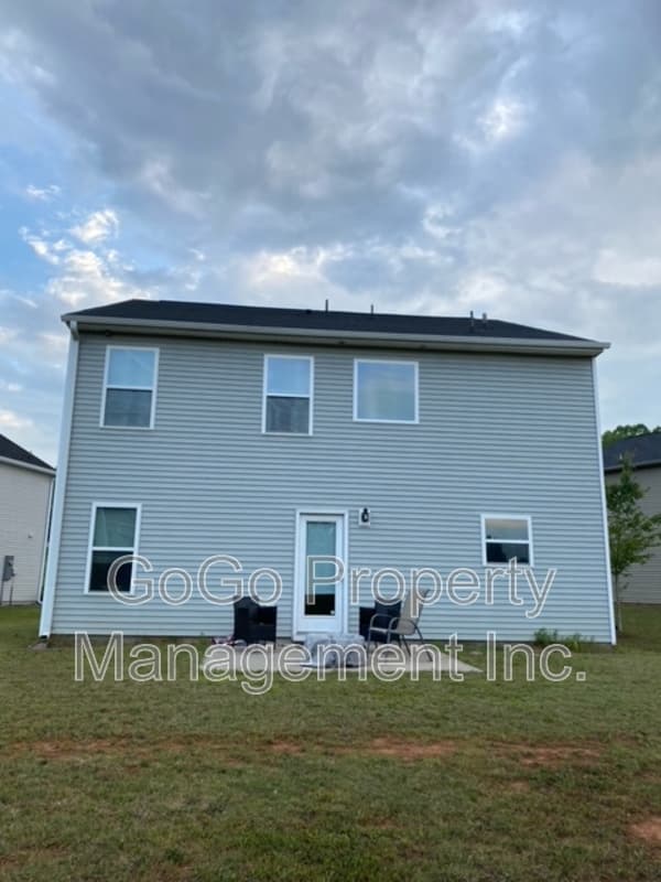 Boiling Springs House: 811 Millsgrove Court