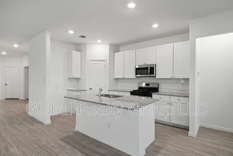 Seguin House: 9105 Navarro Vis
